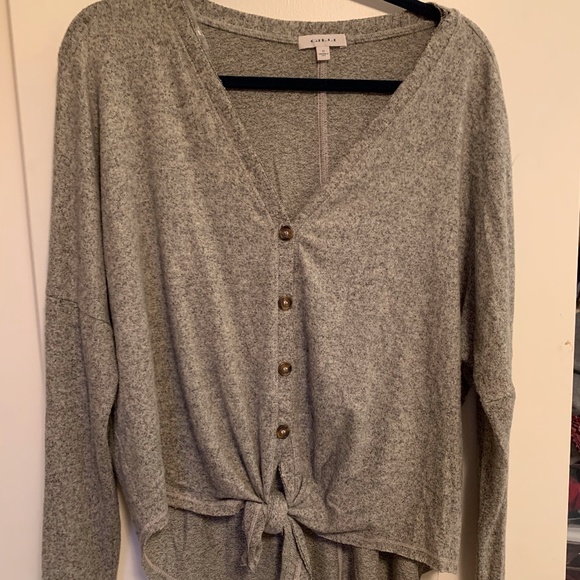 Button down, high low long sleeve with cute knot - Picture 1 of 4